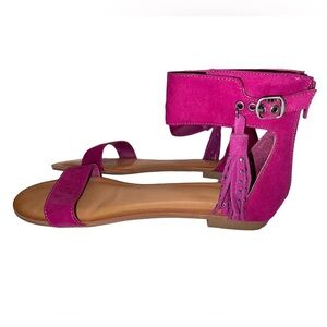 Dolce Vita - flats with ankle strap - suede - Magenta - size 6.5 EUC